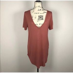 UO Truly Madly Deeply V Neck Tee M